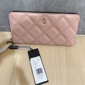 (NWT) Marc Jacobs M0015864 Long Wallet (Round Zipper) The Quilted Soft Shot